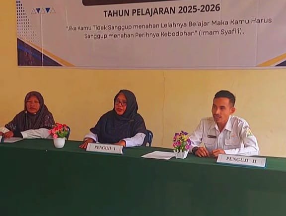 Dr. Nurmaida, S.Pd., M.Pd Membuka Acara Sidang Akhir Kelulusan Siswa Kelas XII SMA Negeri 1 Kuta Makmur